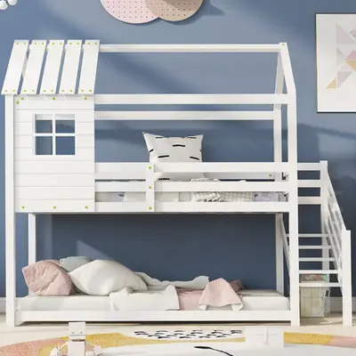 Lit superposé, lit avec escalier d'angle, lit cabane, lit enfant avec protection antichute et barreaux, avec fenêtre, cadre en pin, blanc (200x90cm) OKWISH