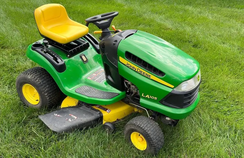 Tracteur tondeuse autoportée vert