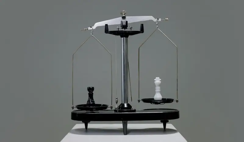 Une balance en équilibre